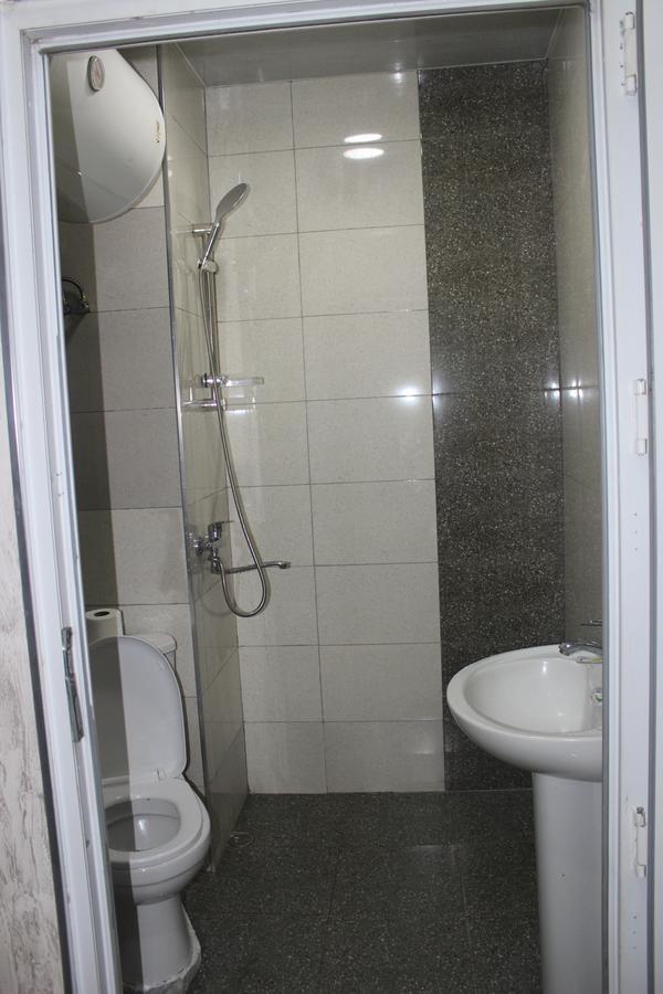 Hotel Belfast Batumi Bagian luar foto